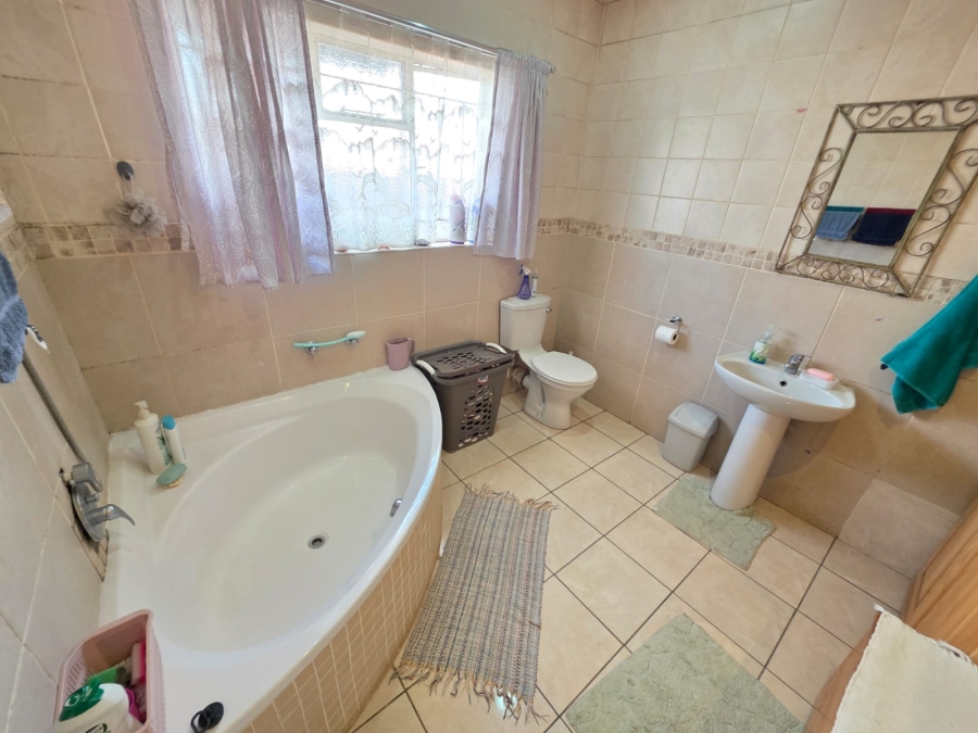 2 Bedroom Property for Sale in Verwoerdpark Northern Cape